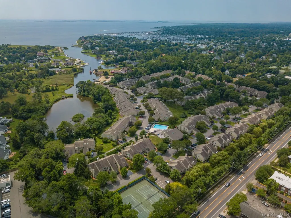 41 Doral Lane Bay Shore NY 11706