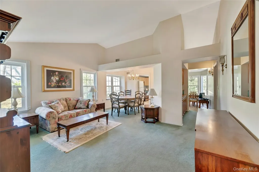 82 Glen Drive Ridge NY 11961