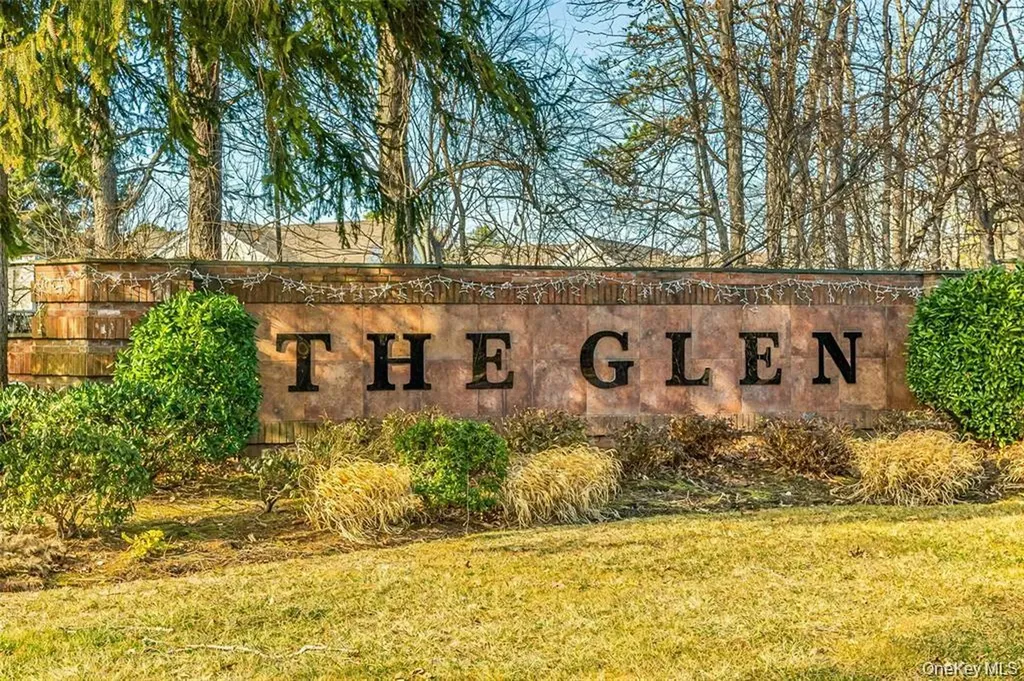 82 Glen Drive Ridge NY 11961