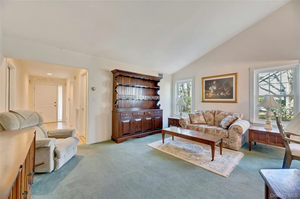 82 Glen Drive Ridge NY 11961