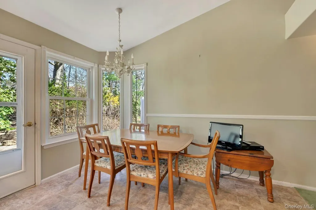 82 Glen Drive Ridge NY 11961
