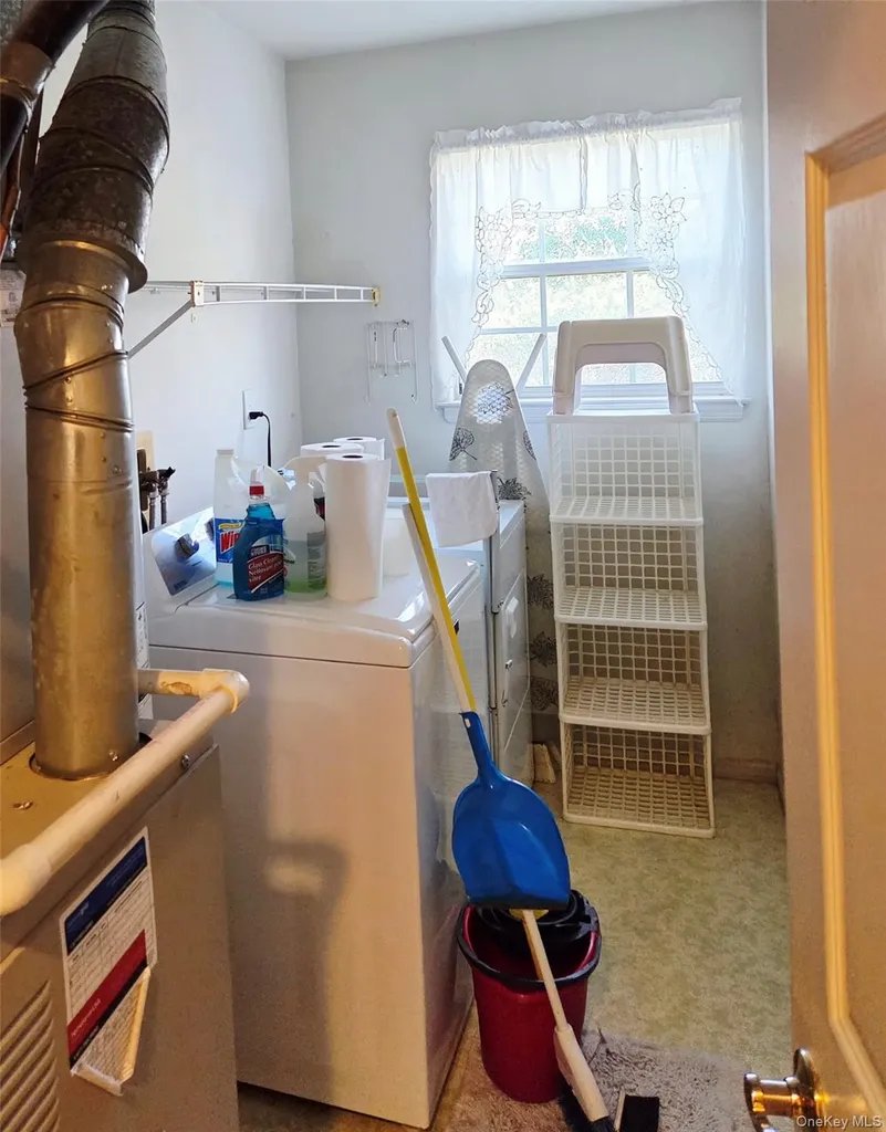 82 Glen Drive Ridge NY 11961