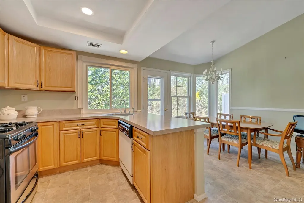 82 Glen Drive Ridge NY 11961