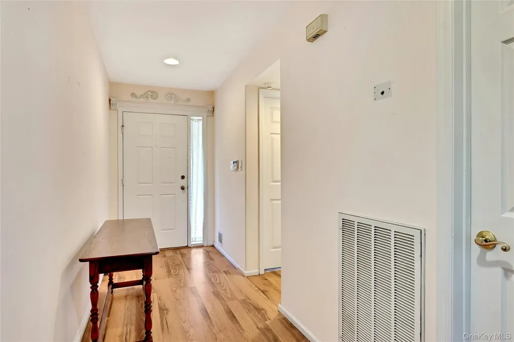82 Glen Drive Ridge NY 11961