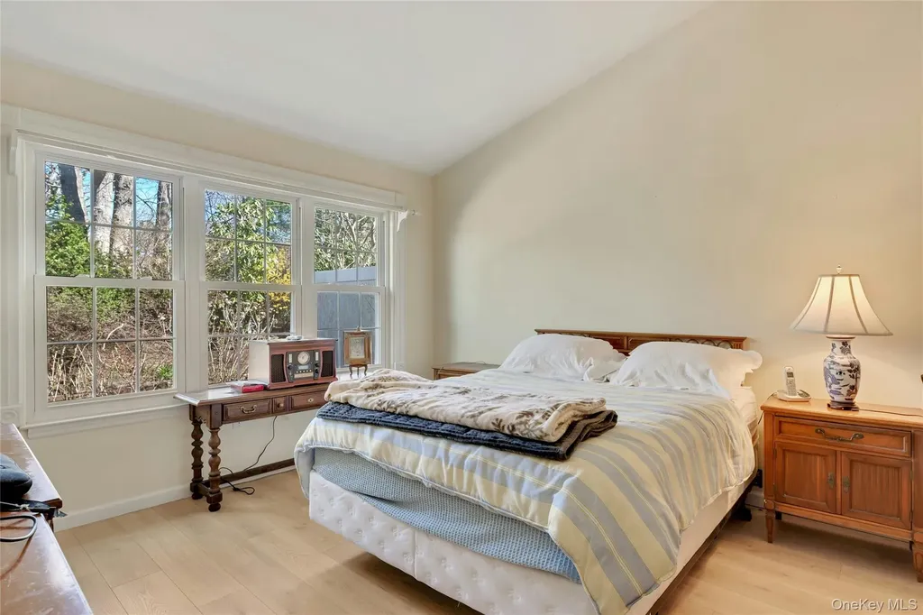 82 Glen Drive Ridge NY 11961