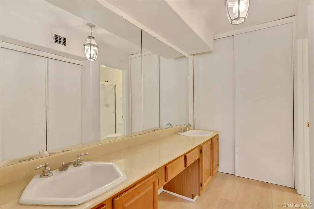 82 Glen Drive Ridge NY 11961