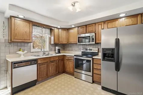 68 Meadow Sweet Road Cortlandt Manor NY 10567