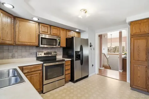 68 Meadow Sweet Road Cortlandt Manor NY 10567