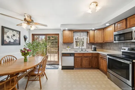 68 Meadow Sweet Road Cortlandt Manor NY 10567
