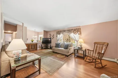 68 Meadow Sweet Road Cortlandt Manor NY 10567