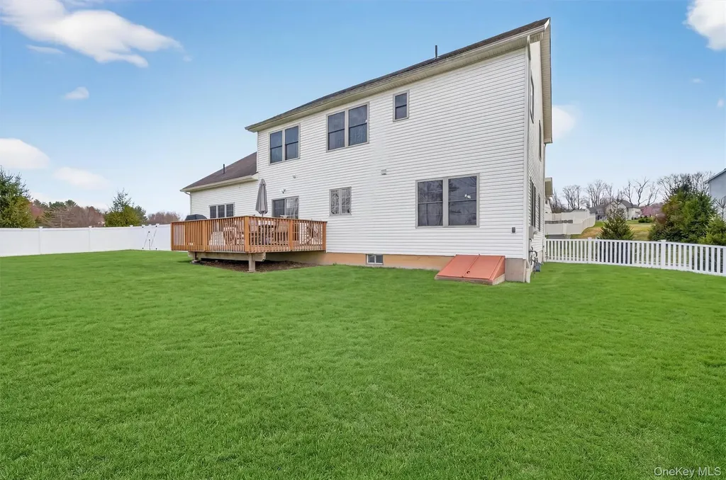 18 Reynolds Road Monroe NY 10950