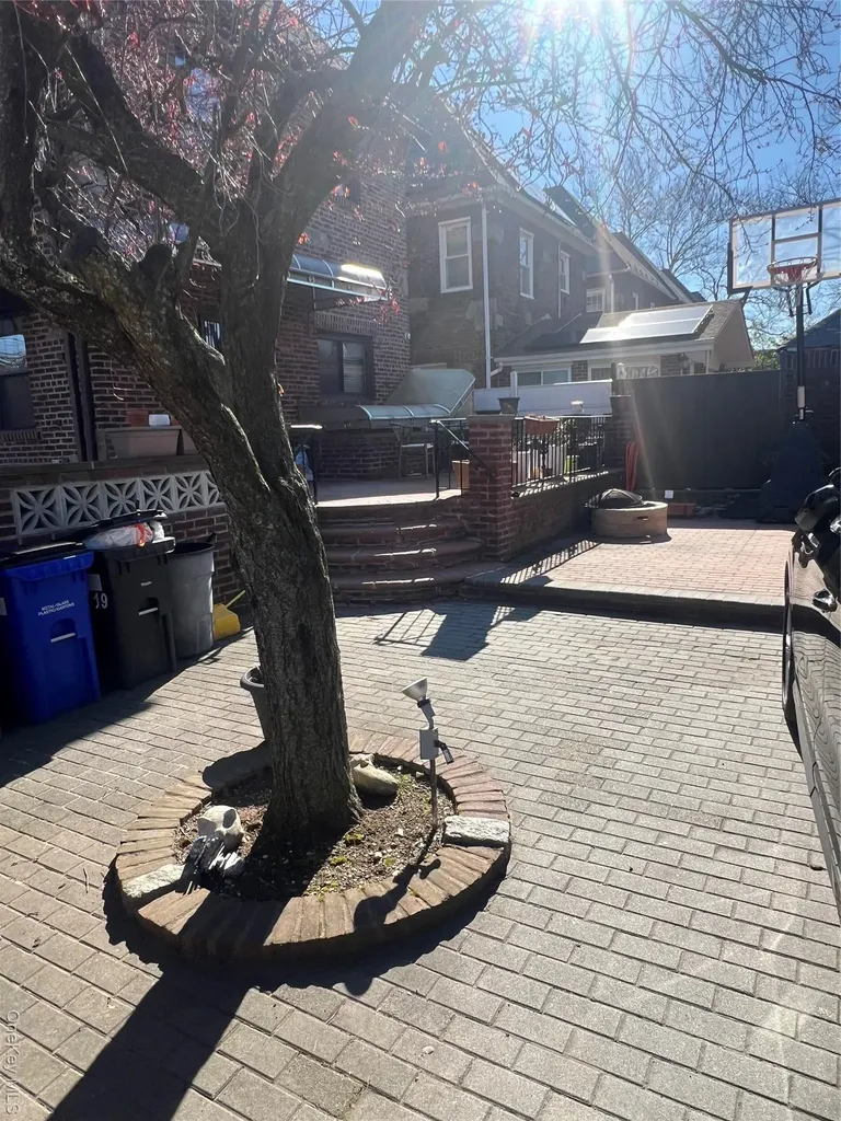 19519 45th Avenue Flushing NY 11358