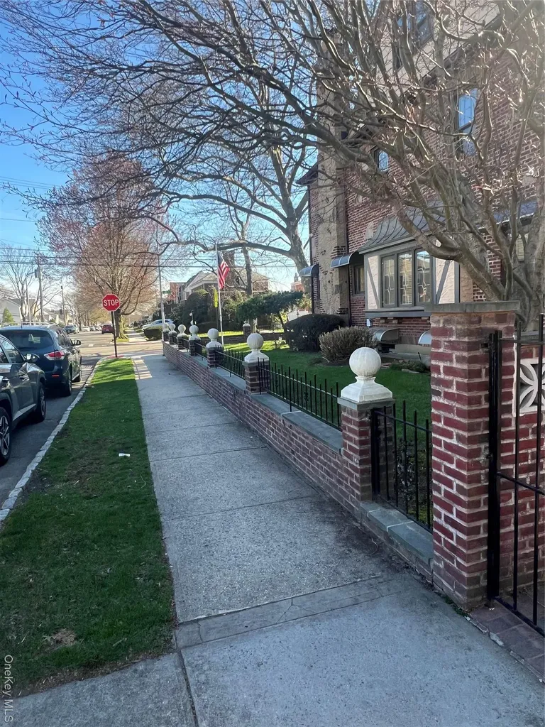 19519 45th Avenue Flushing NY 11358
