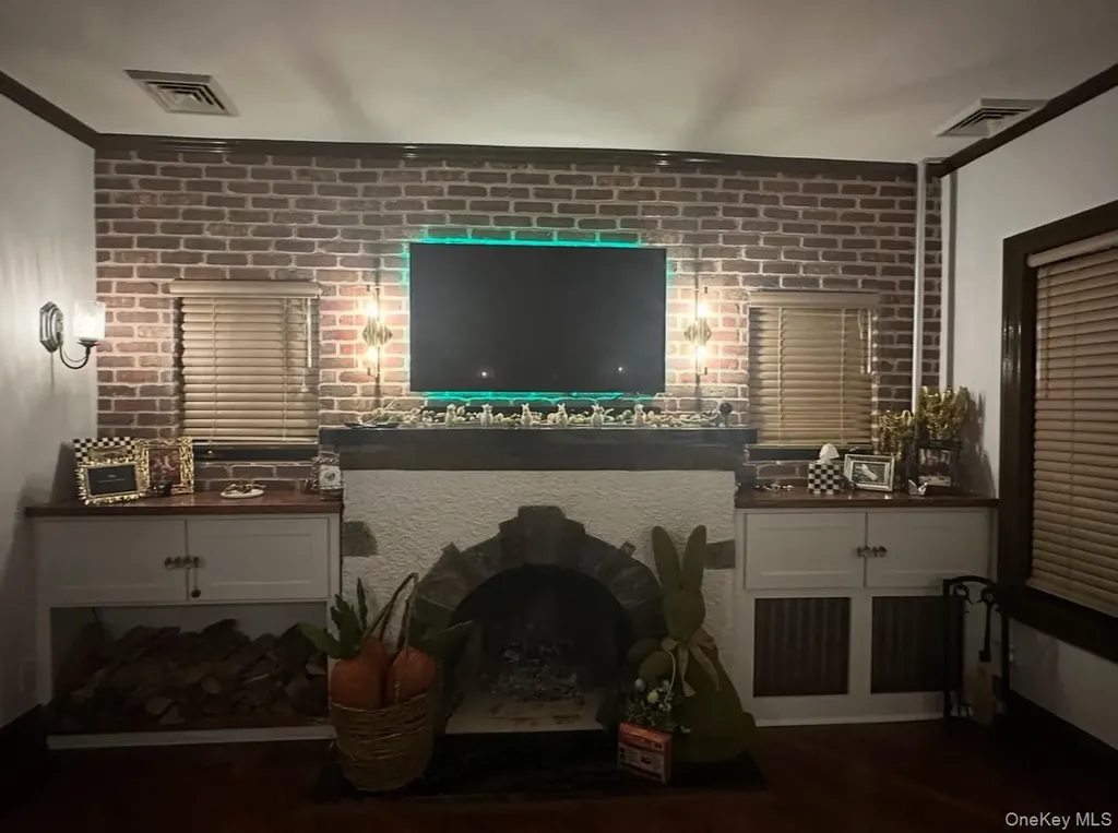 19519 45th Avenue Flushing NY 11358