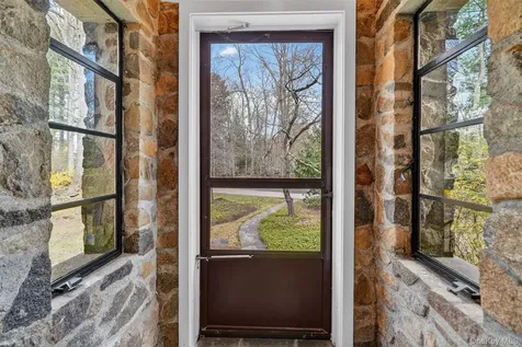 12 Inwood Lane W Cortlandt Manor NY 10567