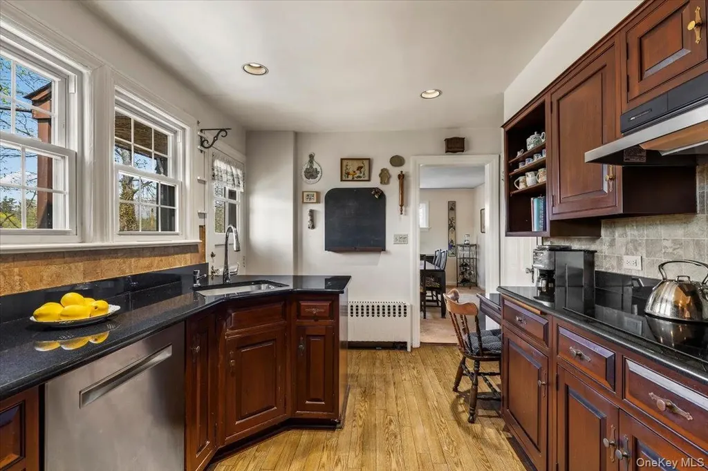 400 Warren Avenue Mamaroneck NY 10543