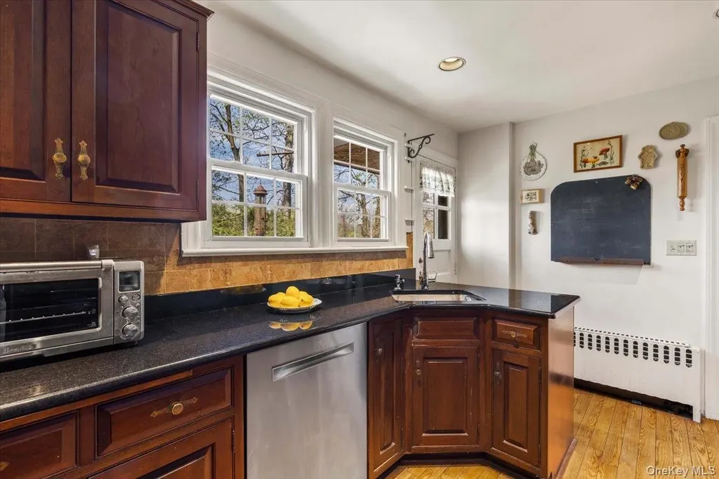 400 Warren Avenue Mamaroneck NY 10543