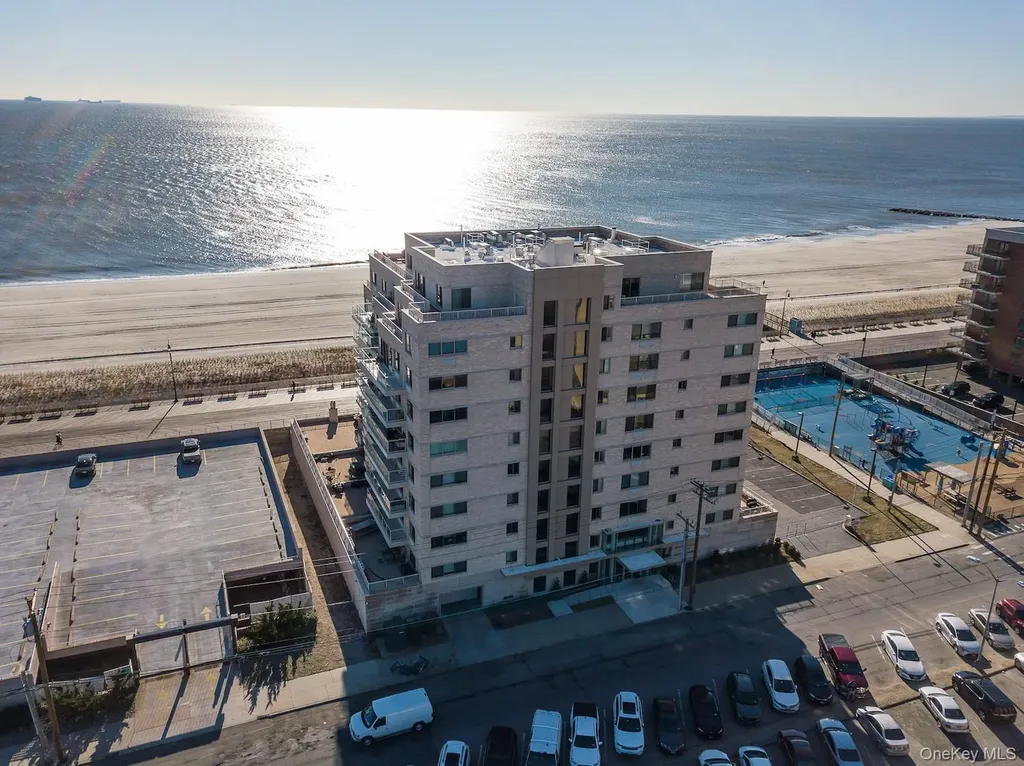 170 W Broadway Long Beach NY 11561