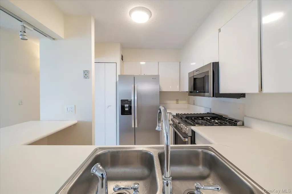 170 W Broadway Long Beach NY 11561