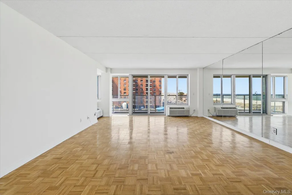 170 W Broadway Long Beach NY 11561