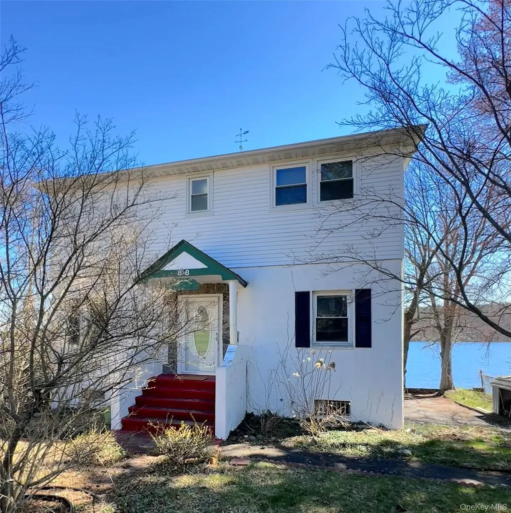 88 W Mombasha Road Monroe NY 10950