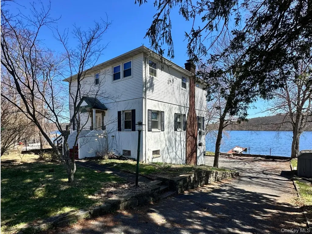 88 W Mombasha Road Monroe NY 10950