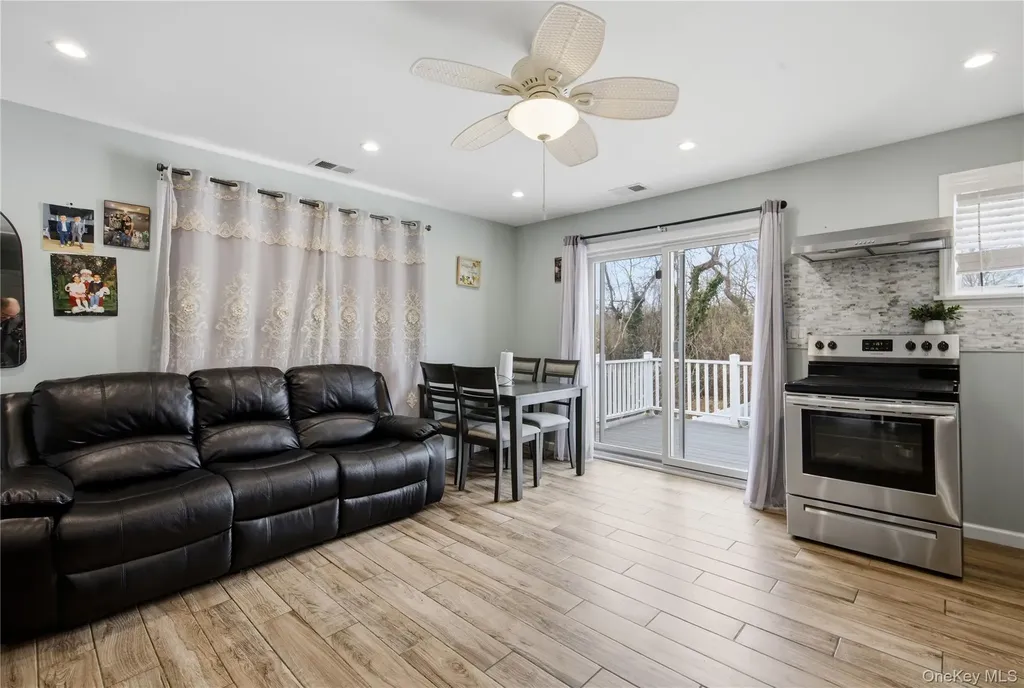 32 Landscape Drive Wheatley Heights NY 11798