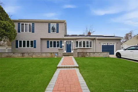 32 Landscape Drive Wheatley Heights NY 11798