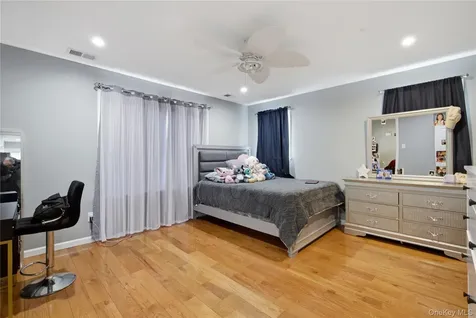 32 Landscape Drive Wheatley Heights NY 11798