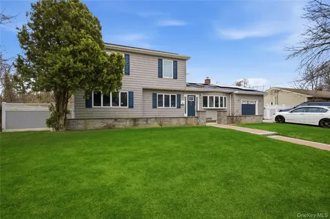 32 Landscape Drive Wheatley Heights NY 11798