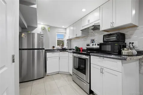 32 Landscape Drive Wheatley Heights NY 11798
