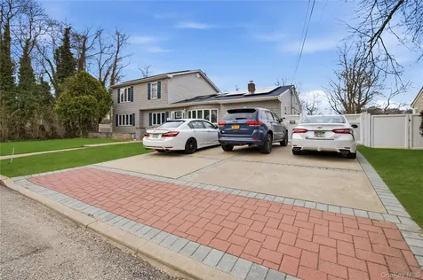 32 Landscape Drive Wheatley Heights NY 11798