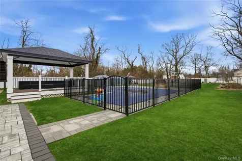 32 Landscape Drive Wheatley Heights NY 11798