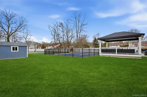 32 Landscape Drive Wheatley Heights NY 11798