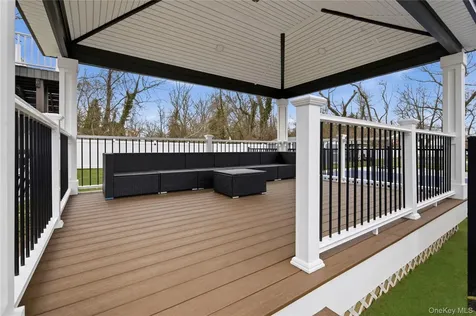 32 Landscape Drive Wheatley Heights NY 11798