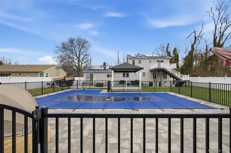 32 Landscape Drive Wheatley Heights NY 11798