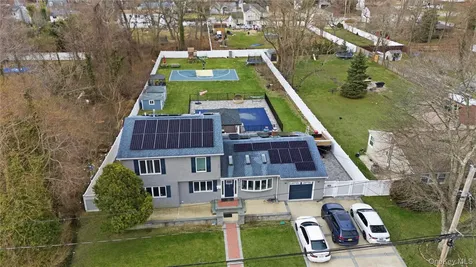 32 Landscape Drive Wheatley Heights NY 11798