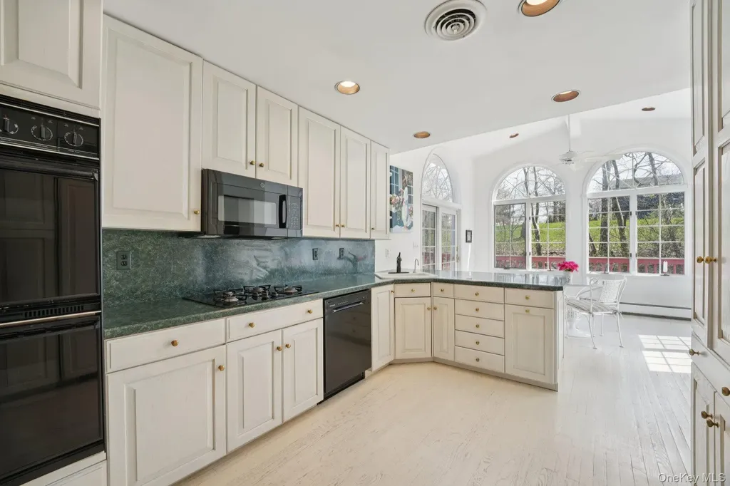 32 Wayne Lane Tappan NY 10983