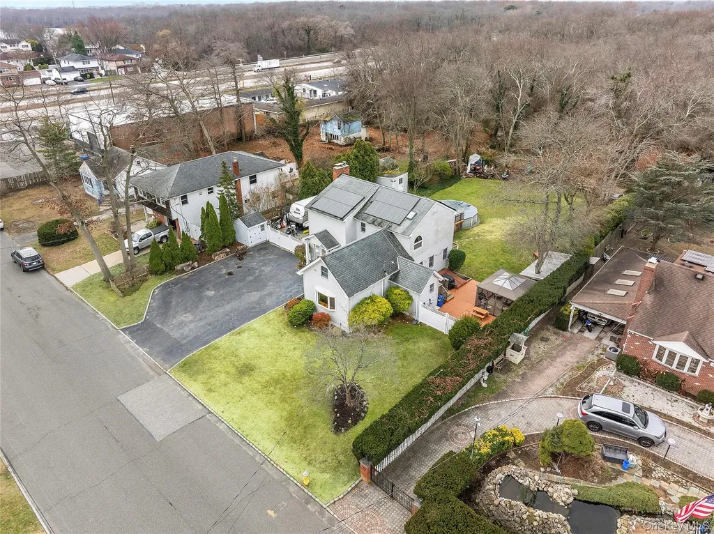 147 Brookside Avenue North Babylon NY 11703