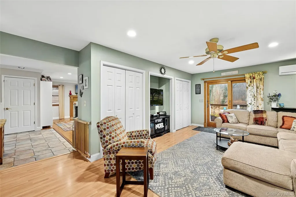 147 Brookside Avenue North Babylon NY 11703