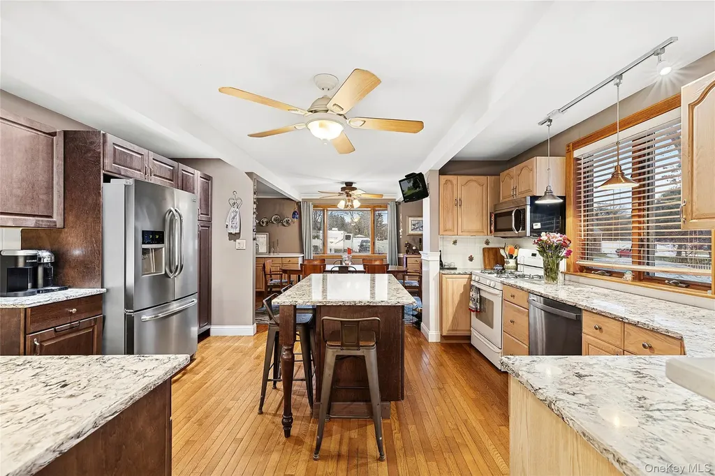 147 Brookside Avenue North Babylon NY 11703
