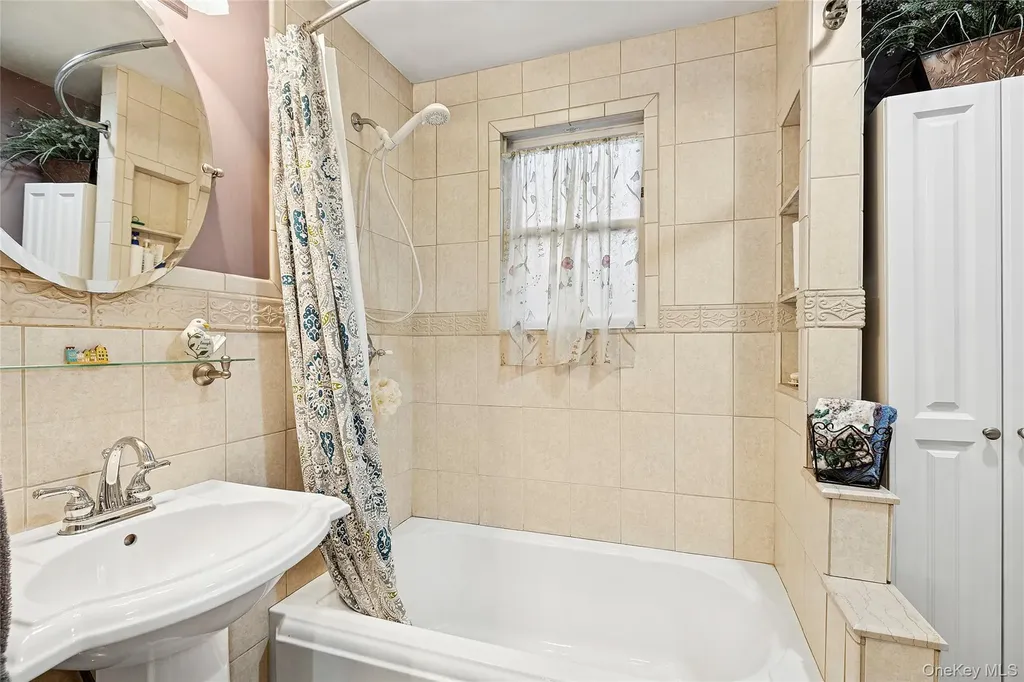 147 Brookside Avenue North Babylon NY 11703