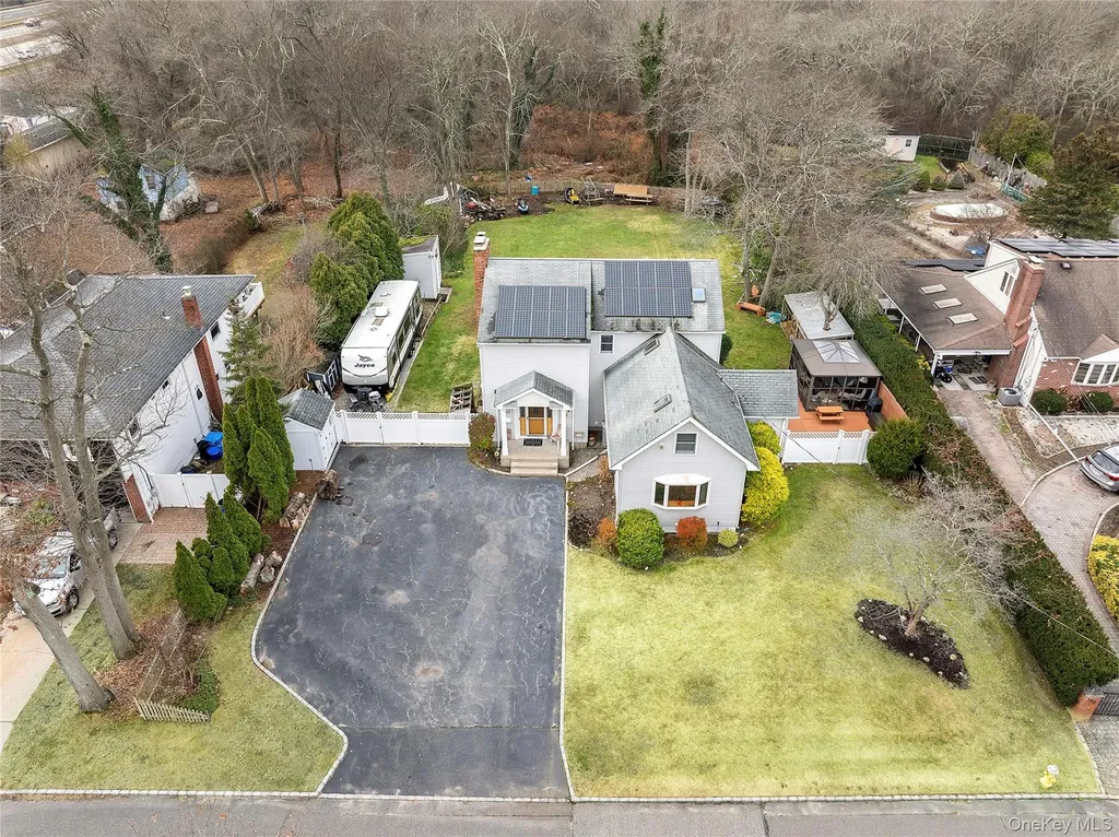 147 Brookside Avenue North Babylon NY 11703
