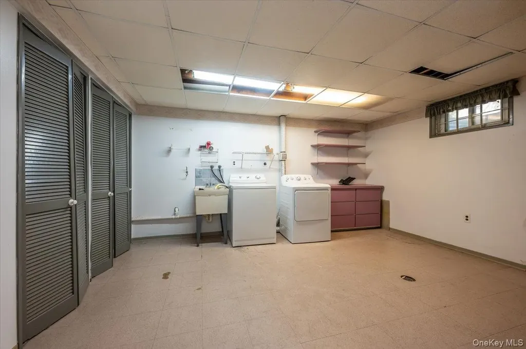 167 Maple Avenue East Meadow NY 11554