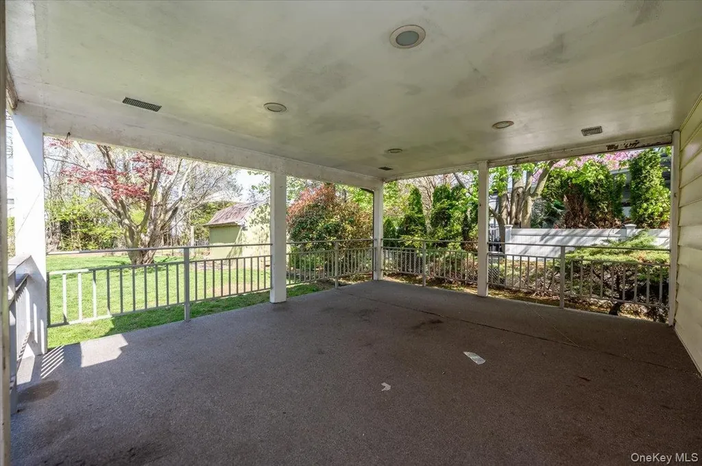 167 Maple Avenue East Meadow NY 11554
