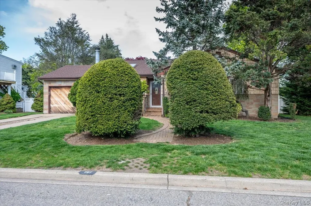 167 Maple Avenue East Meadow NY 11554