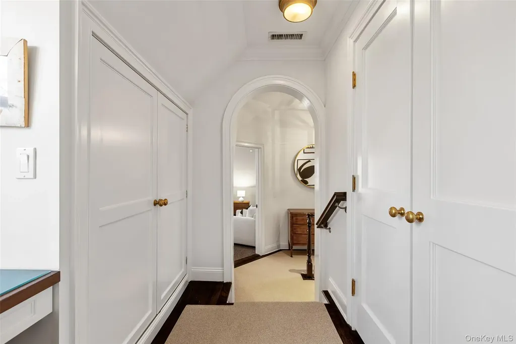 9 Deer Creek Lane Mount Kisco NY 10549