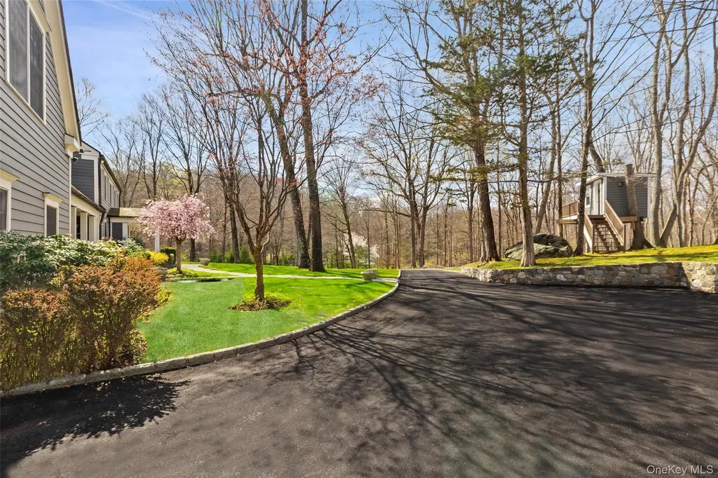 9 Deer Creek Lane Mount Kisco NY 10549