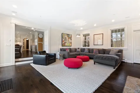 9 Deer Creek Lane Mount Kisco NY 10549