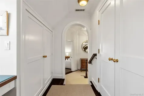9 Deer Creek Lane Mount Kisco NY 10549